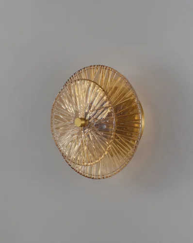 Бра LED Brass V11022-WL Moderli янтарный на 1 лампу, основание золотое латунь в стиле современный арт-деко фото 2