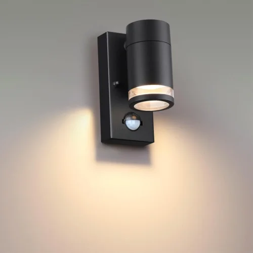 Настенный светильник уличный с датчиком движения Motto 6605/1W Odeon Light уличный IP44 чёрный на 1 лампу, плафон чёрный в стиле хай-тек GU10 фото 3